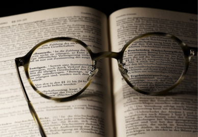 Come scegliere gli occhiali da lettura perfetti: caratteristiche, istruzioni per l'uso e la perdita di vista